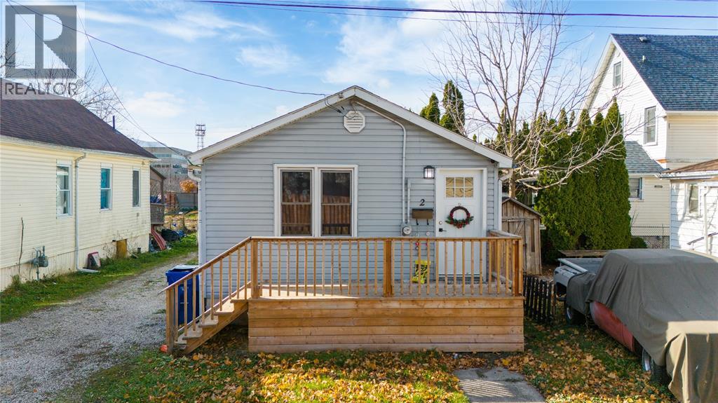 2 DANIELS PLACE, Chatham, Ontario