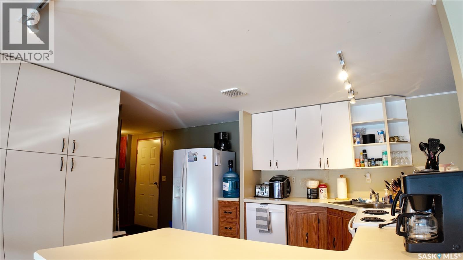 671-681 Aqualane Avenue, Aquadeo, Saskatchewan  S0M 0L0 - Photo 11 - SK030080