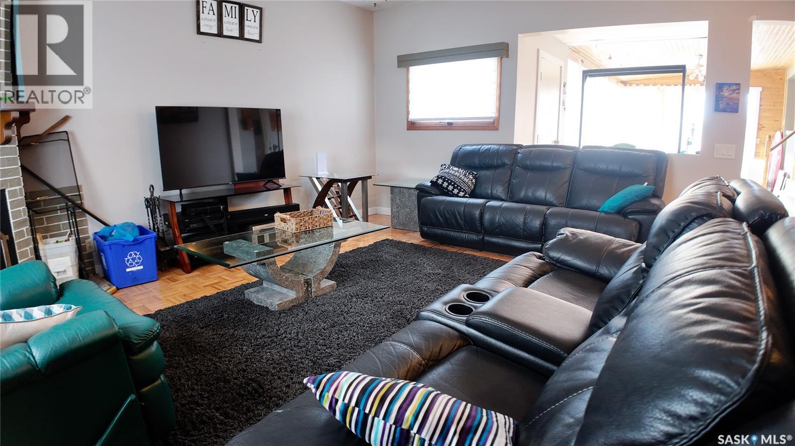 671-681 Aqualane Avenue, Aquadeo, Saskatchewan  S0M 0L0 - Photo 6 - SK030080