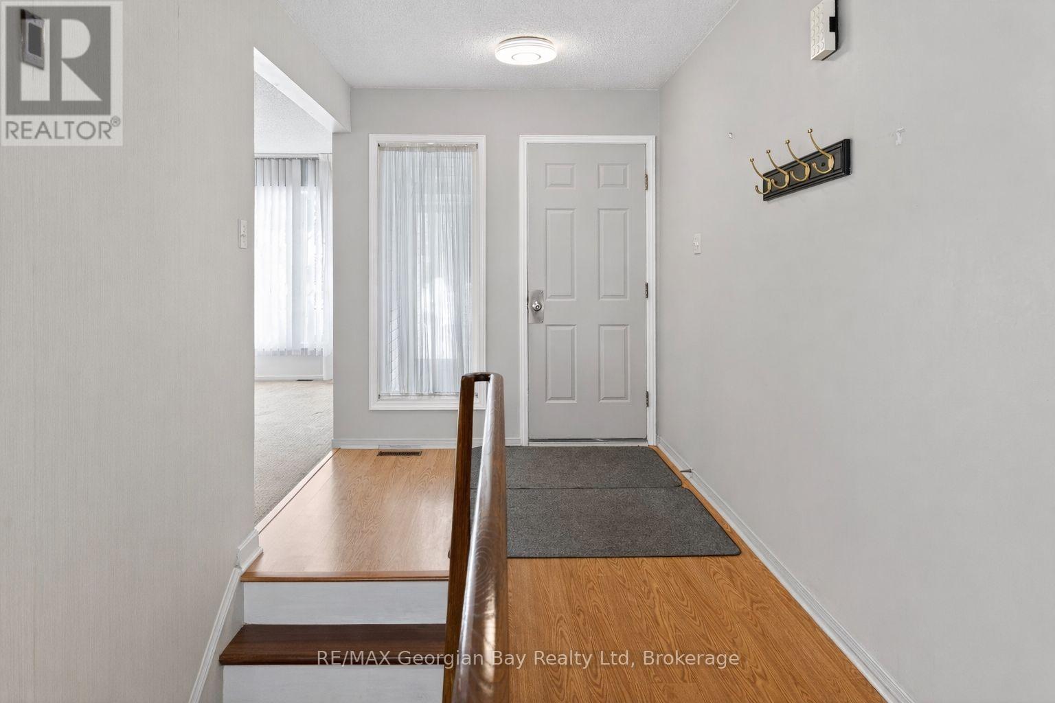 1032 Dominion Avenue, Midland, Ontario  L4R 1S9 - Photo 3 - S12863348