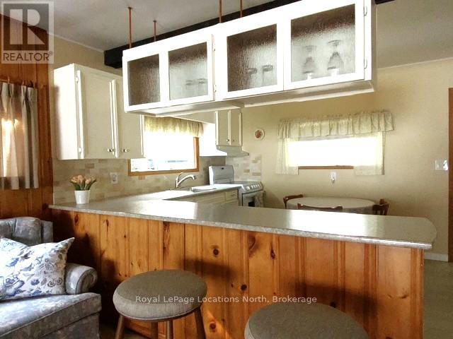 297 Beach Road, Innisfil, Ontario  L0L 1R0 - Photo 9 - N12314196