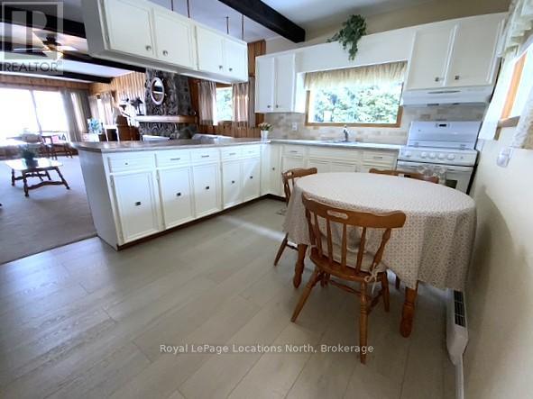 297 Beach Road, Innisfil, Ontario  L0L 1R0 - Photo 8 - N12314196