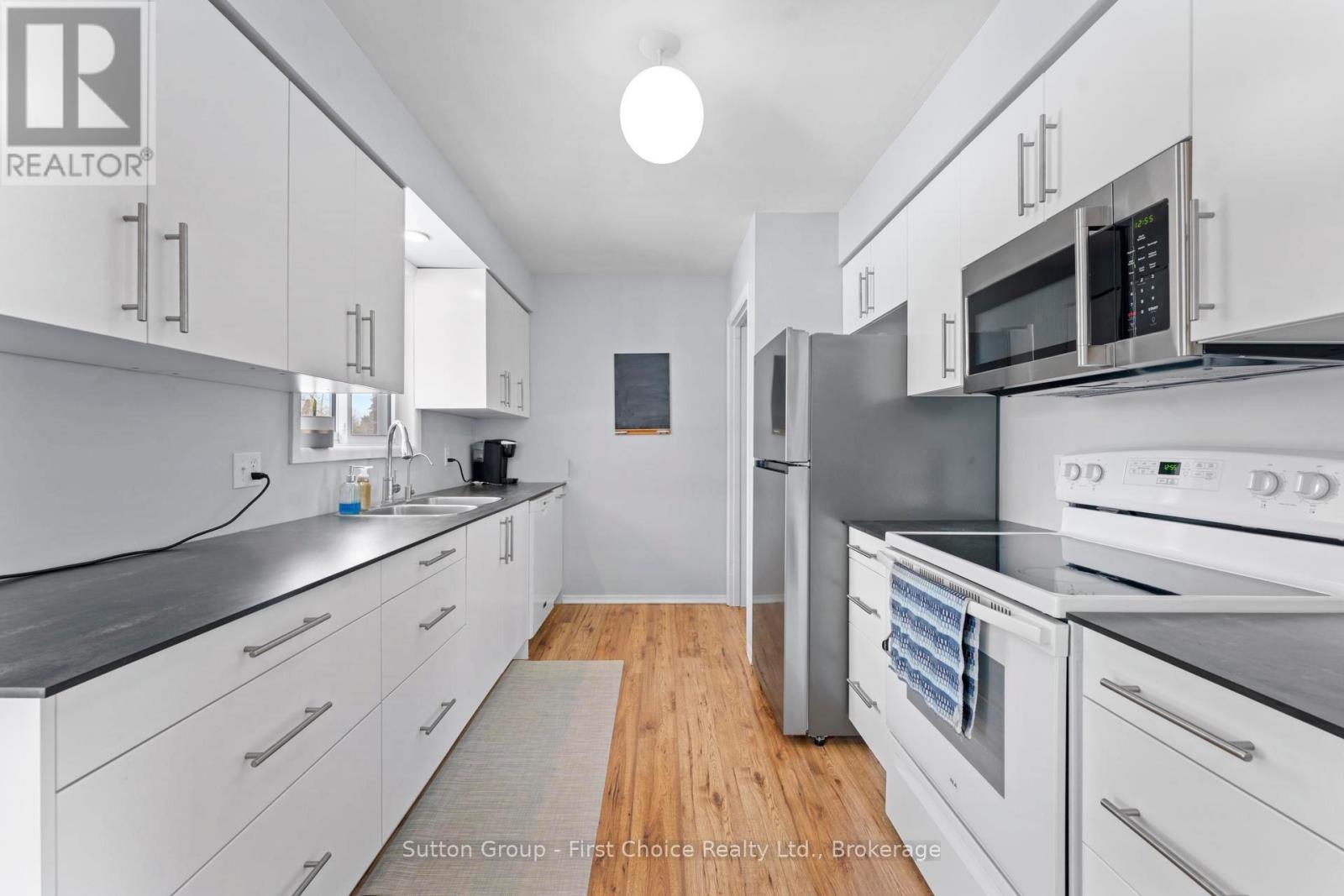 52 Water Street, Huron East, Ontario  N0K 1G0 - Photo 16 - X12843156