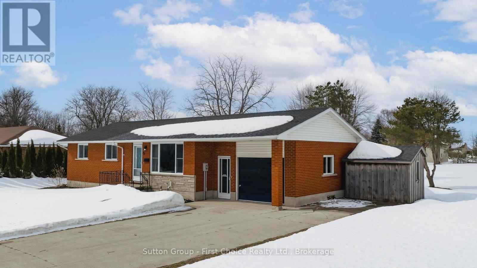 52 Water Street, Huron East, Ontario  N0K 1G0 - Photo 8 - X12843156