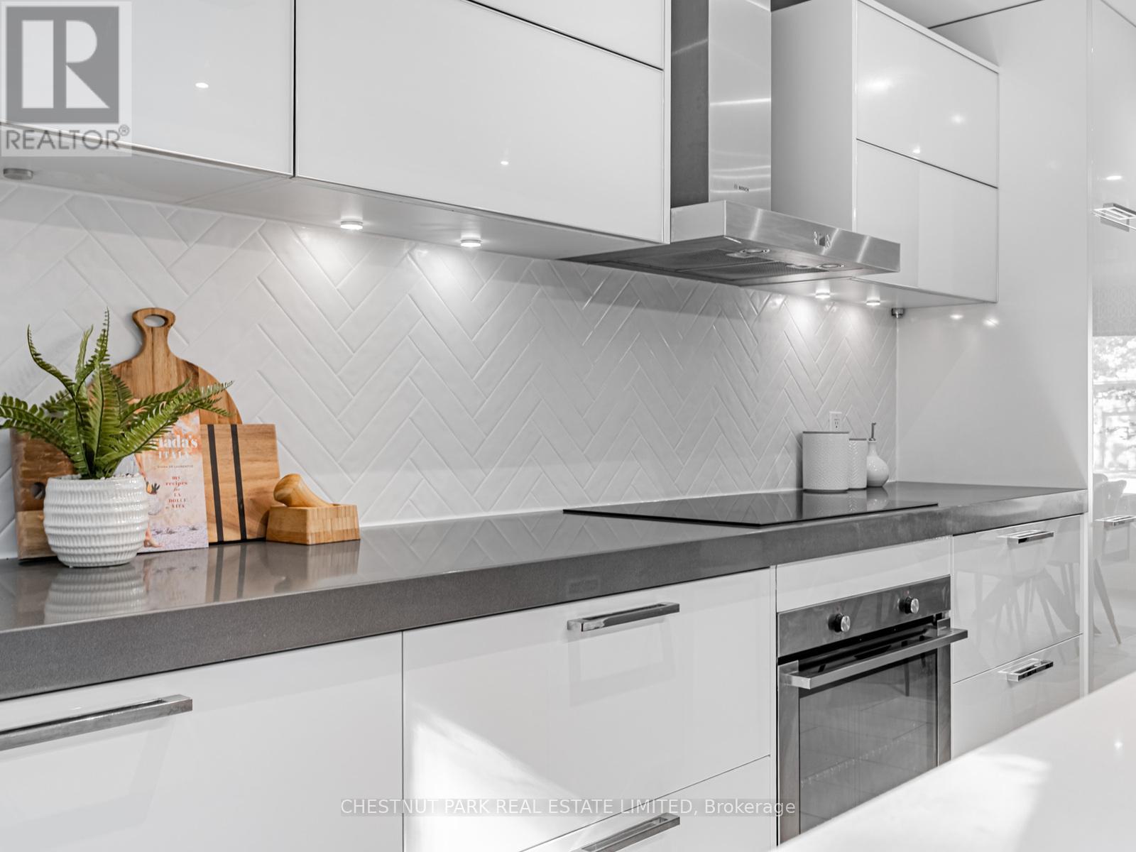 21 Cortleigh Boulevard, Toronto, Ontario  M4R 1K5 - Photo 21 - C12712984