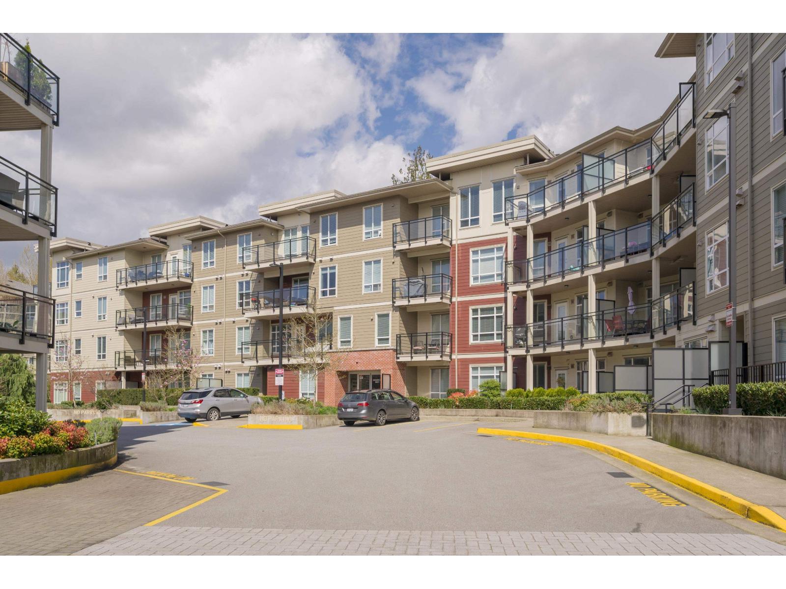 D405 20211 66 Avenue, Langley, British Columbia  V2Y 0L4 - Photo 2 - R3095905