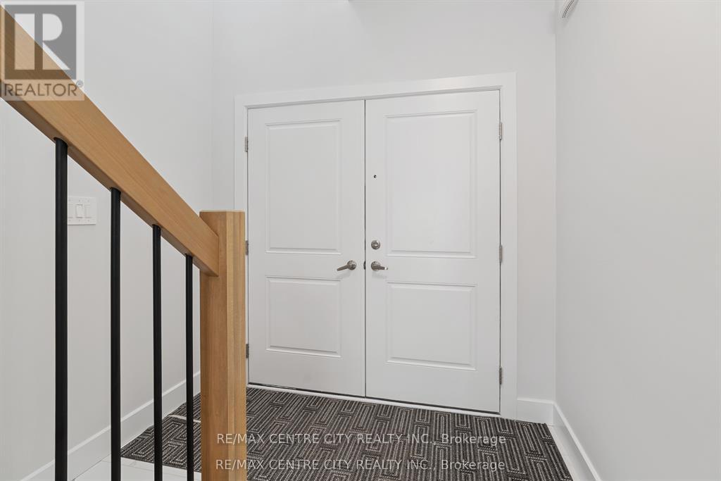 1362 Bush Hill Link Drive, London North, Ontario  N6G 0X6 - Photo 4 - X12866546