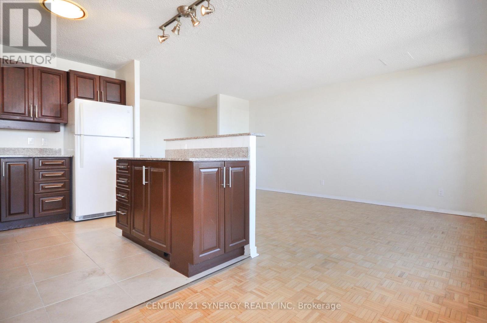 631 - 515 St Laurent Boulevard, Ottawa, Ontario  K1K 3X5 - Photo 9 - X12866480