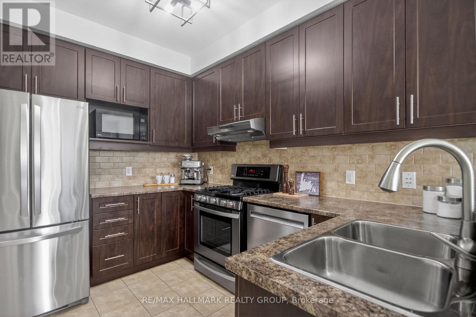 749 Oakglade Avenue, Ottawa, Ontario  K2M 0B5 - Photo 8 - X12866484