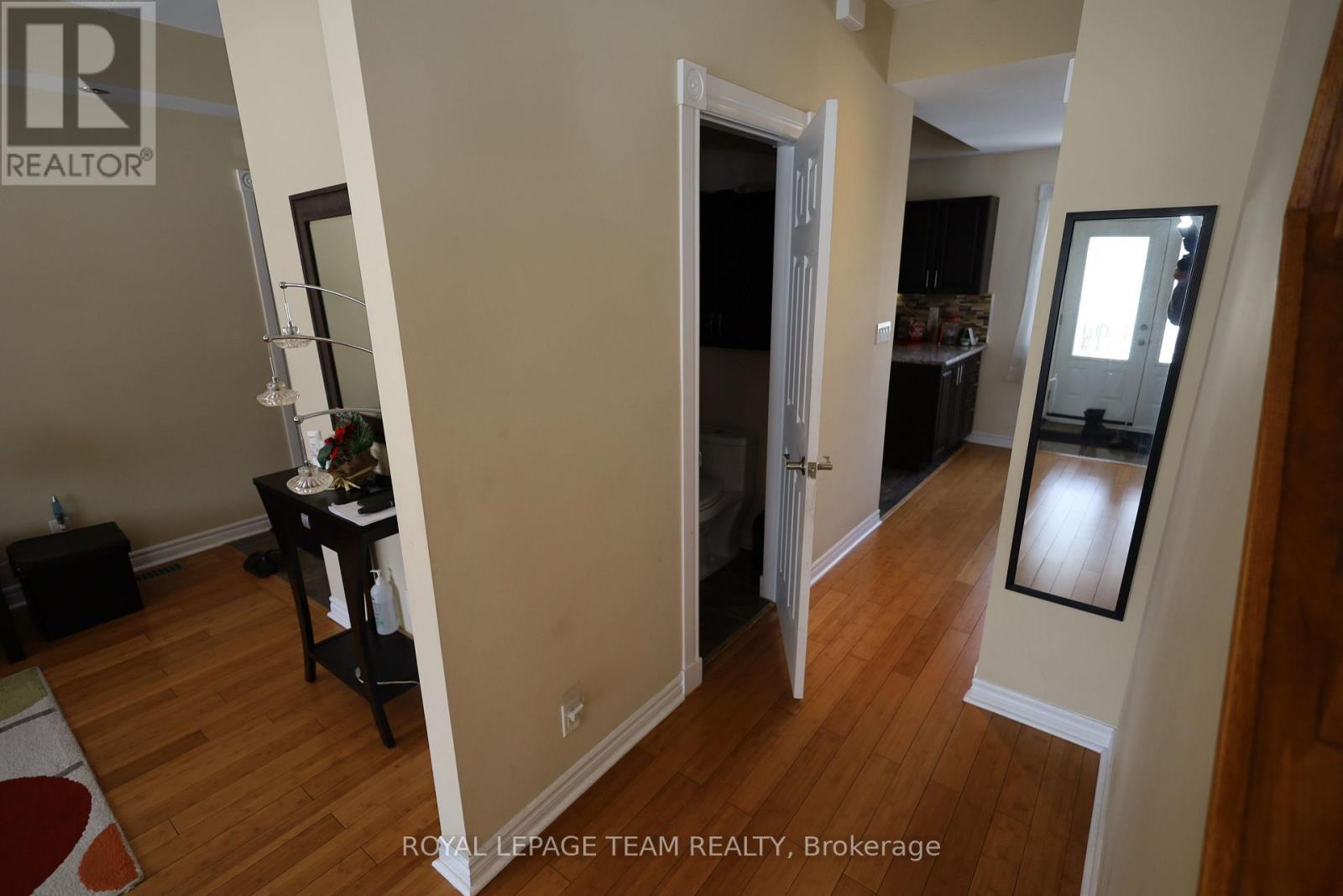 2194 Niagara Drive, Ottawa, Ontario  K1H 6L2 - Photo 11 - X12866498