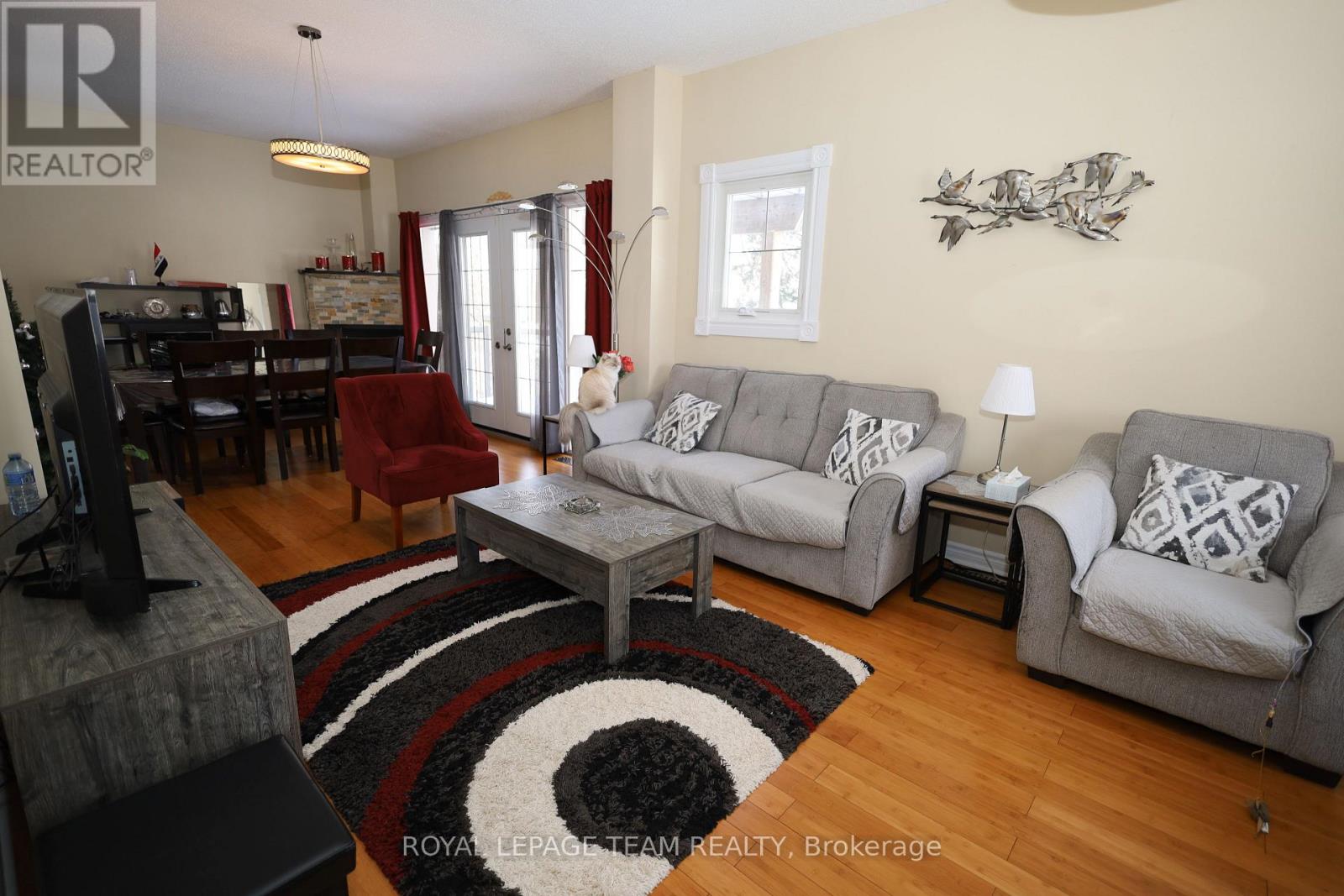 2194 Niagara Drive, Ottawa, Ontario  K1H 6L2 - Photo 9 - X12866498