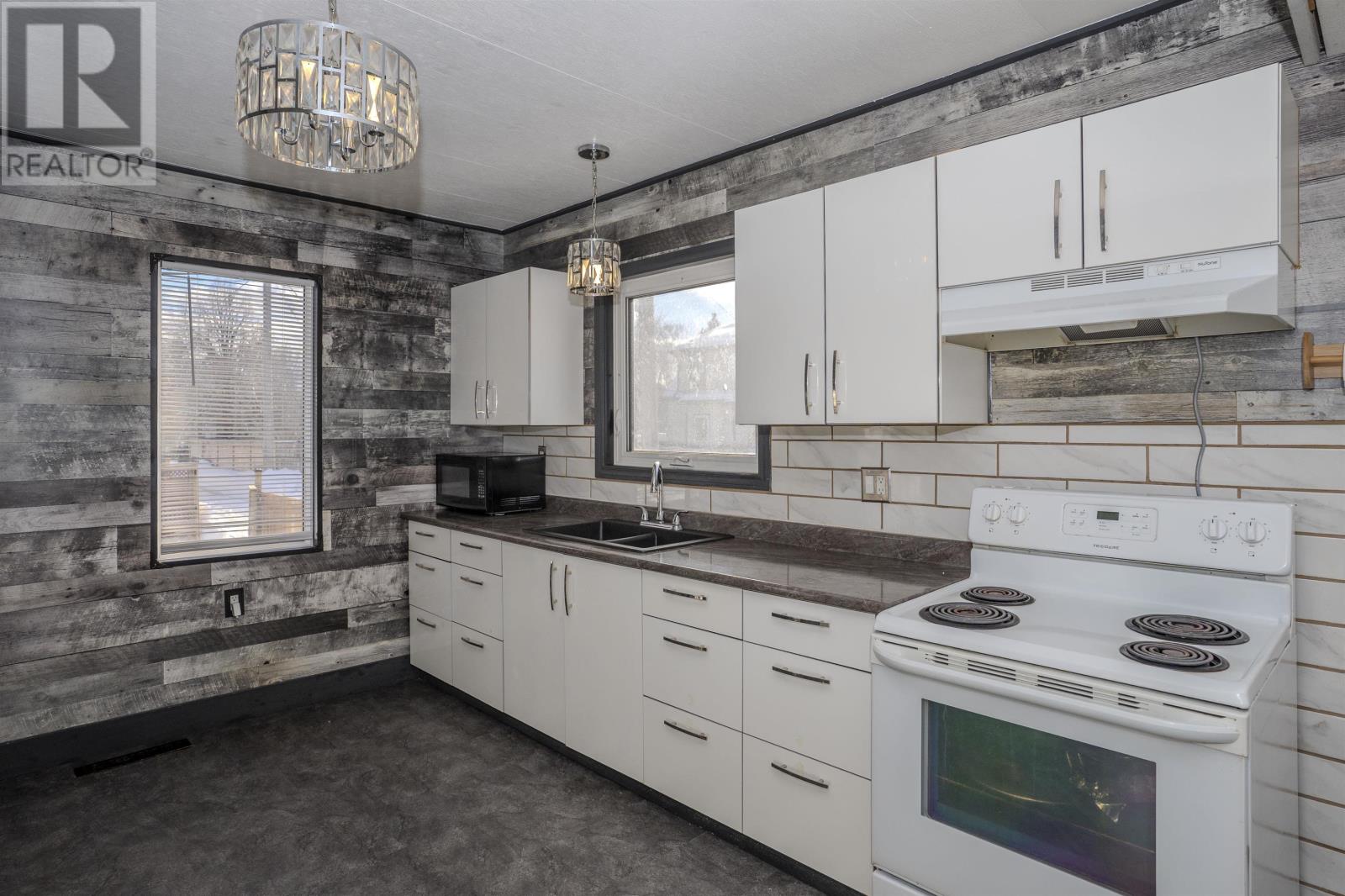 1436 Arthur St E, Thunder Bay, Ontario  P7E 5N4 - Photo 3 - TB2600394