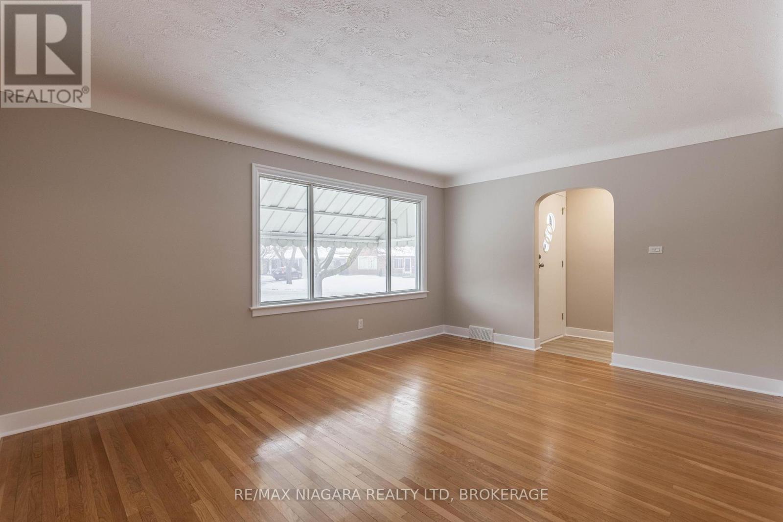 67 Glen Park Road, St. Catharines (Vine/linwell), Ontario  L2N 3E5 - Photo 8 - X12866278