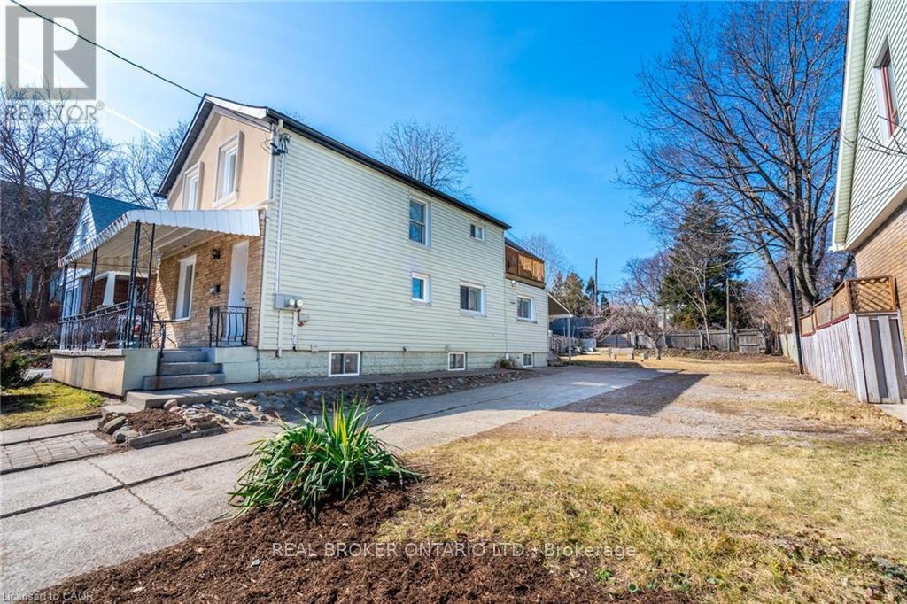 153 Strathcona Avenue N, Hamilton, Ontario  L8R 3C4 - Photo 3 - X12866382