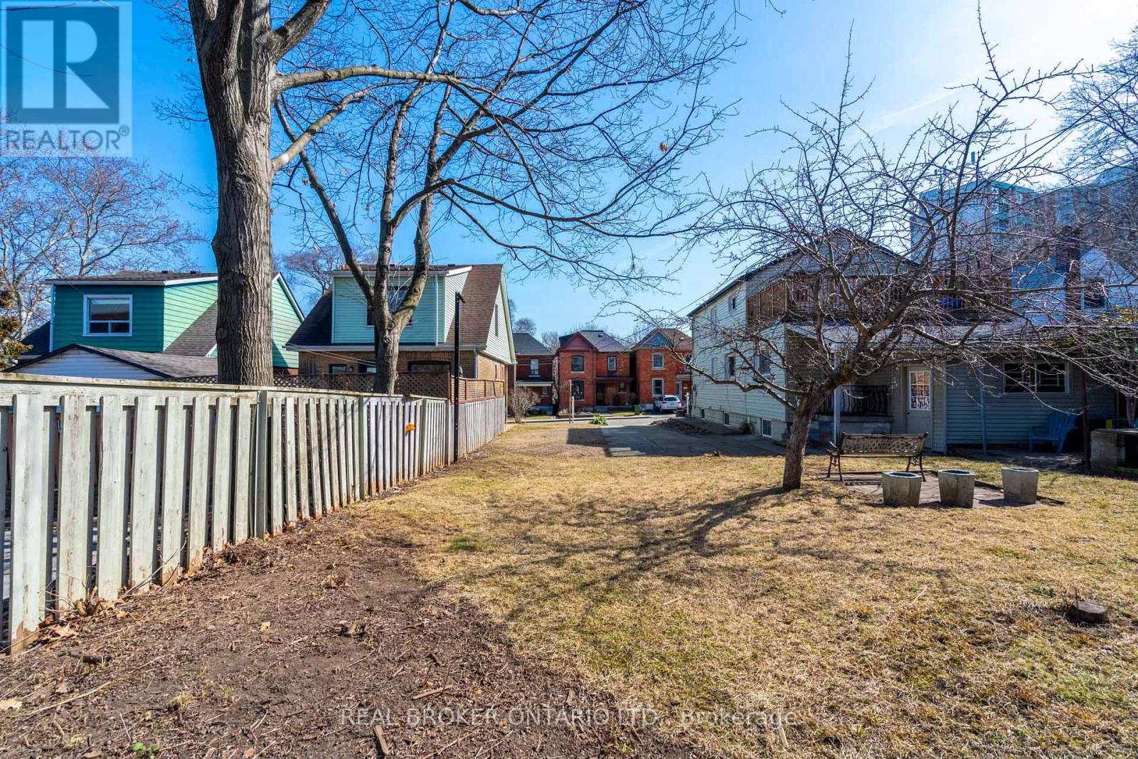 153 Strathcona Avenue N, Hamilton, Ontario  L8R 3C4 - Photo 5 - X12866382