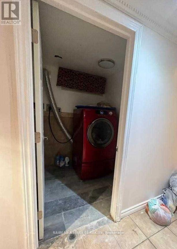 (Bsmt) - 18 Finsbury Drive, Brampton, Ontario  L6T 3P9 - Photo 13 - W12752426