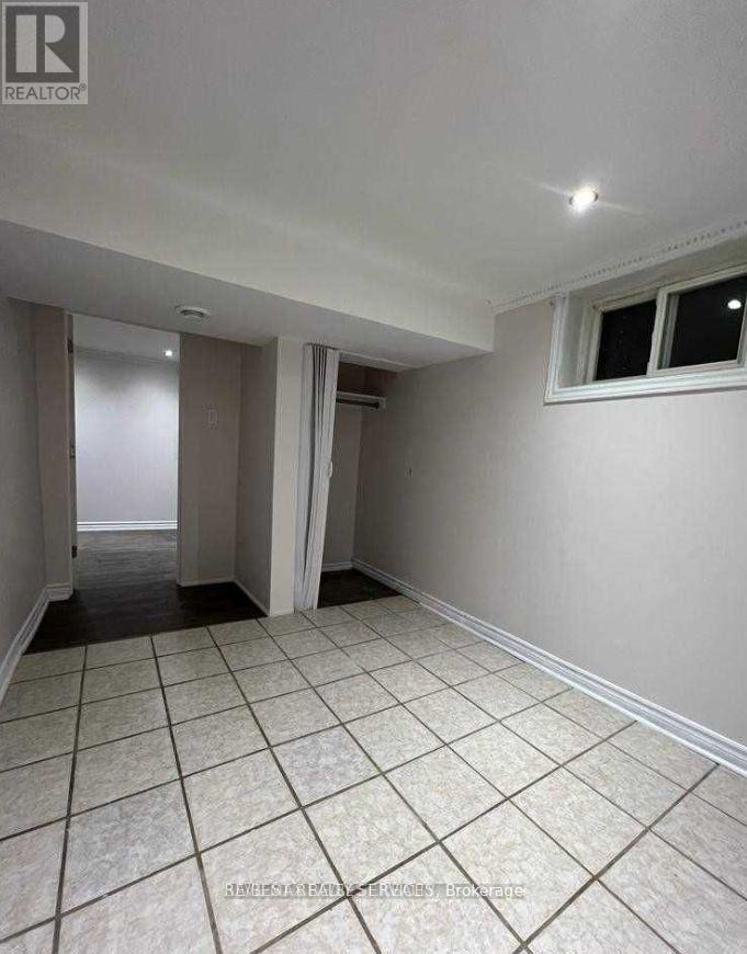 (Bsmt) - 18 Finsbury Drive, Brampton, Ontario  L6T 3P9 - Photo 6 - W12752426