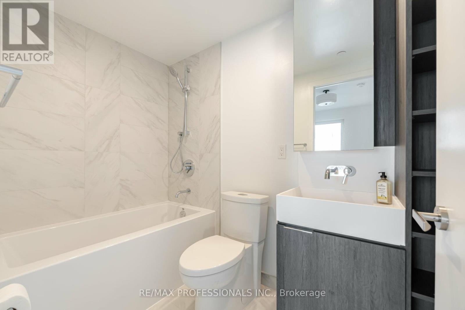 1011 - 370 Martha Street, Burlington, Ontario  L7R 2P7 - Photo 22 - W12866162