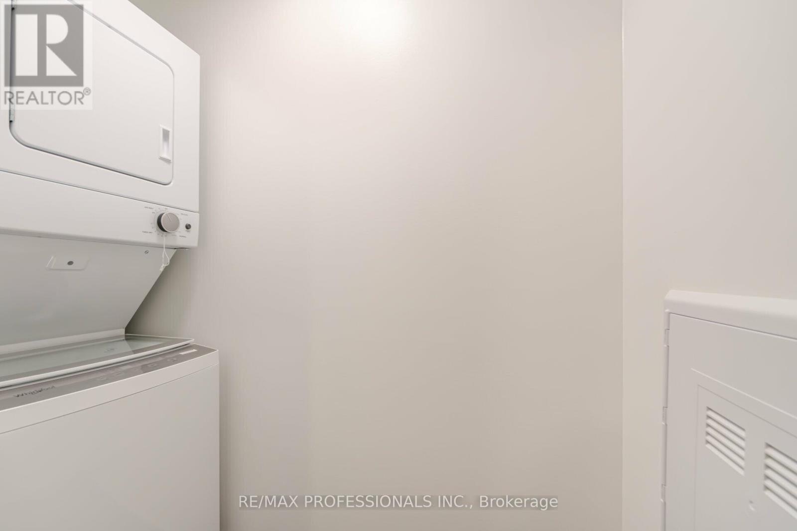 1011 - 370 Martha Street, Burlington, Ontario  L7R 2P7 - Photo 24 - W12866162