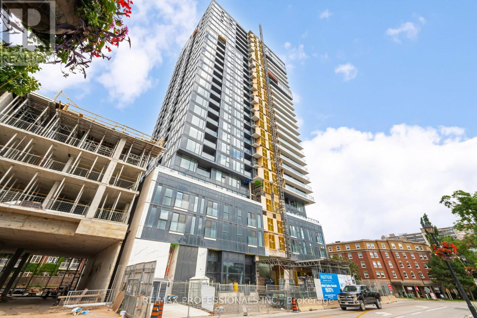 1011 - 370 Martha Street, Burlington, Ontario  L7R 2P7 - Photo 29 - W12866162