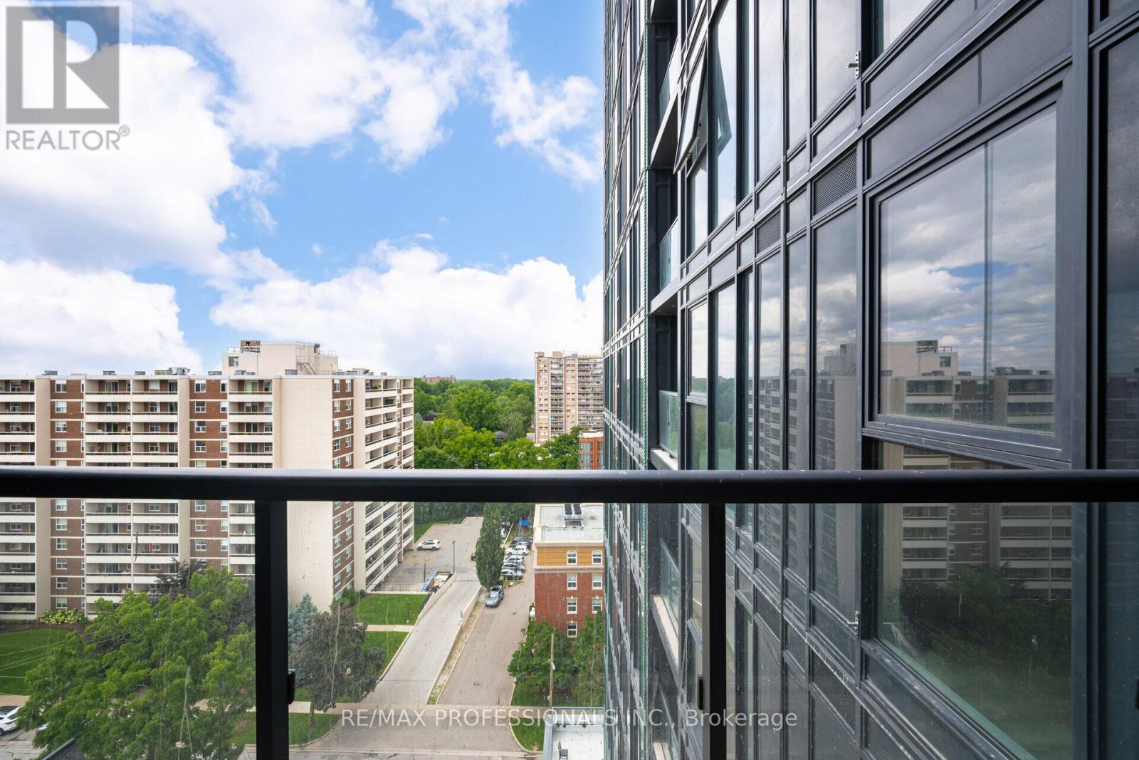 1011 - 370 Martha Street, Burlington, Ontario  L7R 2P7 - Photo 25 - W12866162