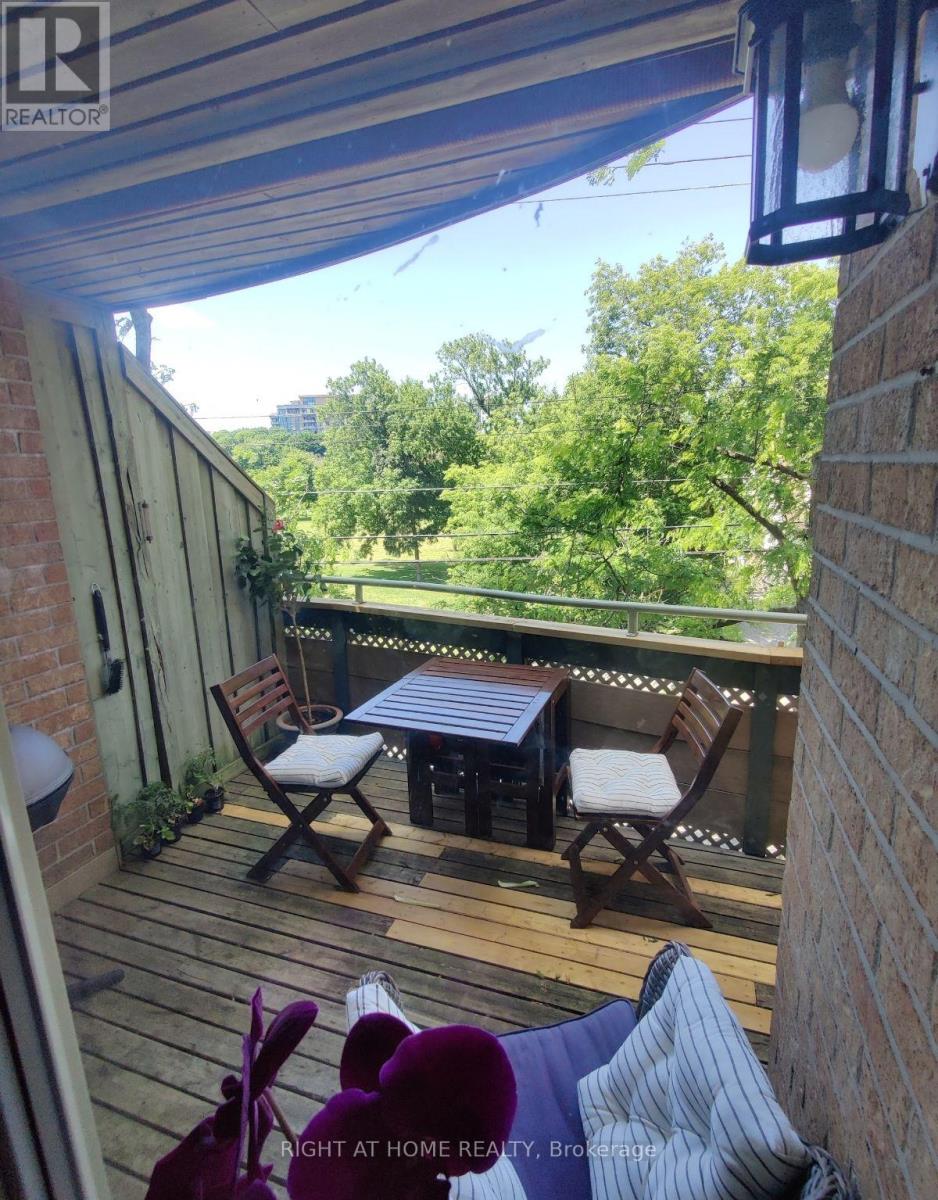 6 - 2 Columbus Avenue, Ottawa, Ontario  K1K 1R3 - Photo 20 - X12865634