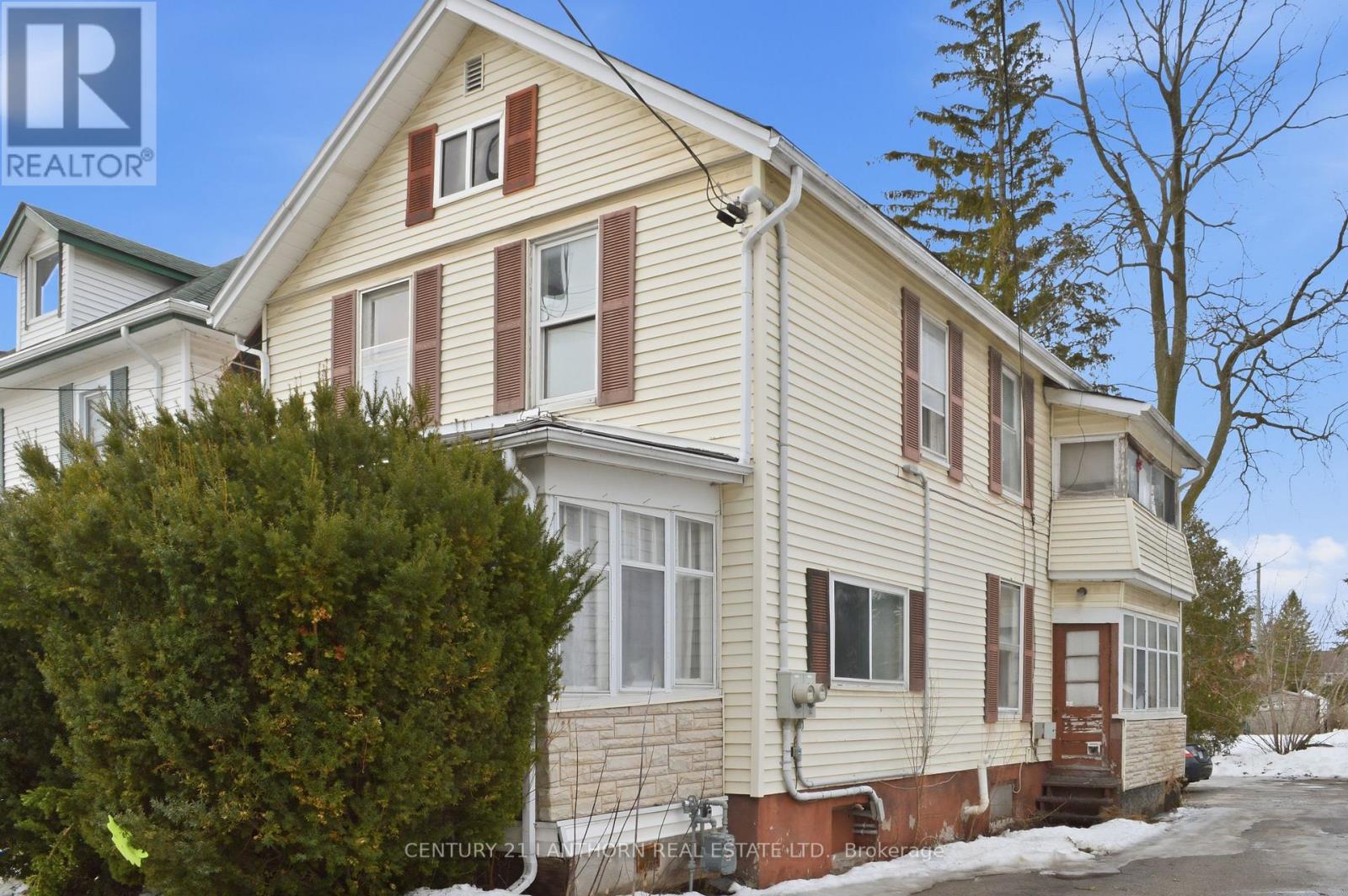 100 CHATHAM STREET, Belleville, Ontario