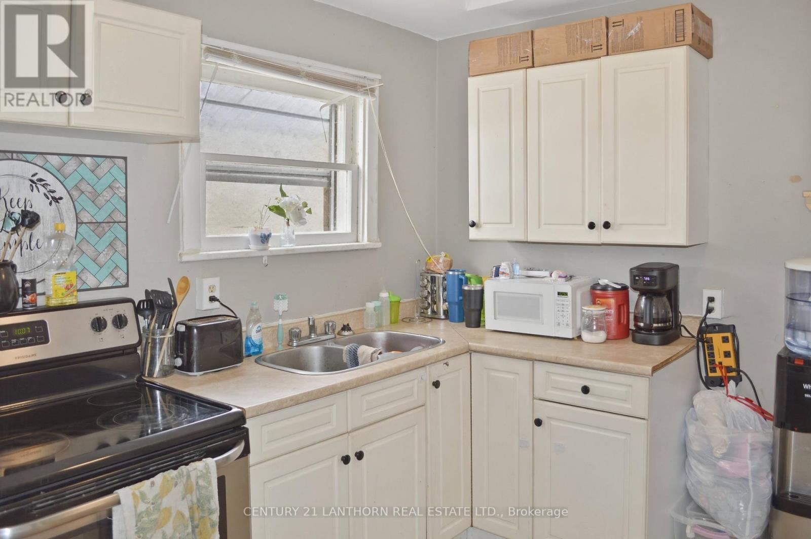 100 Chatham Street, Belleville, Ontario  K8M 3S6 - Photo 4 - X12866334