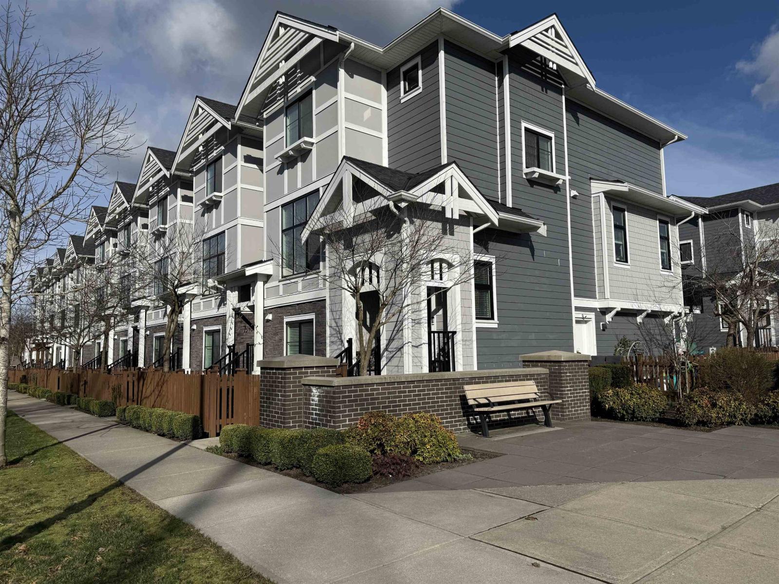 2 19133 73 AVENUE, surrey, British Columbia