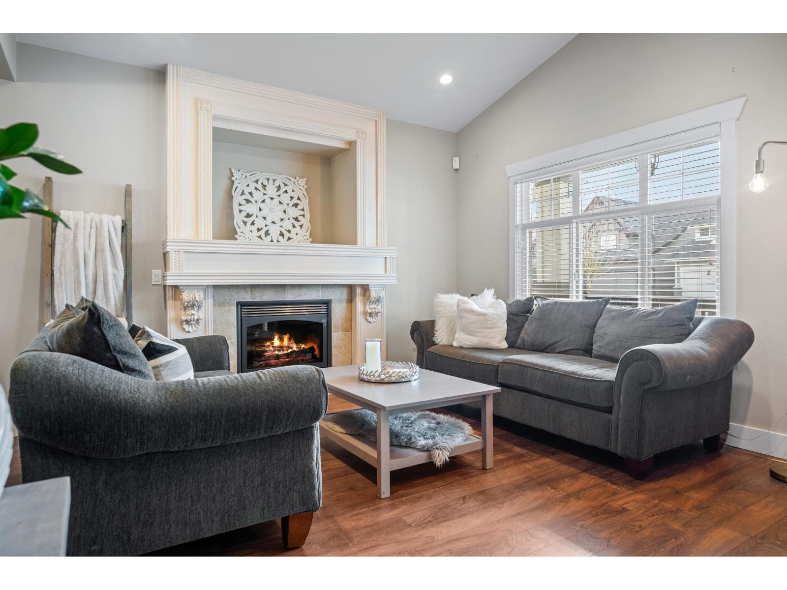 21027 83a Avenue, Langley, British Columbia  V2Y 0C1 - Photo 2 - R3097436