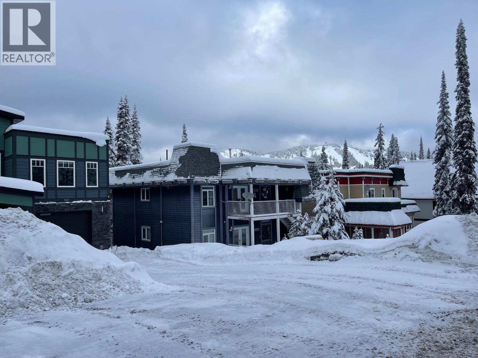 555 Monashee Road, Silver Star, British Columbia  V1B 3M1 - Photo 5 - 10378407