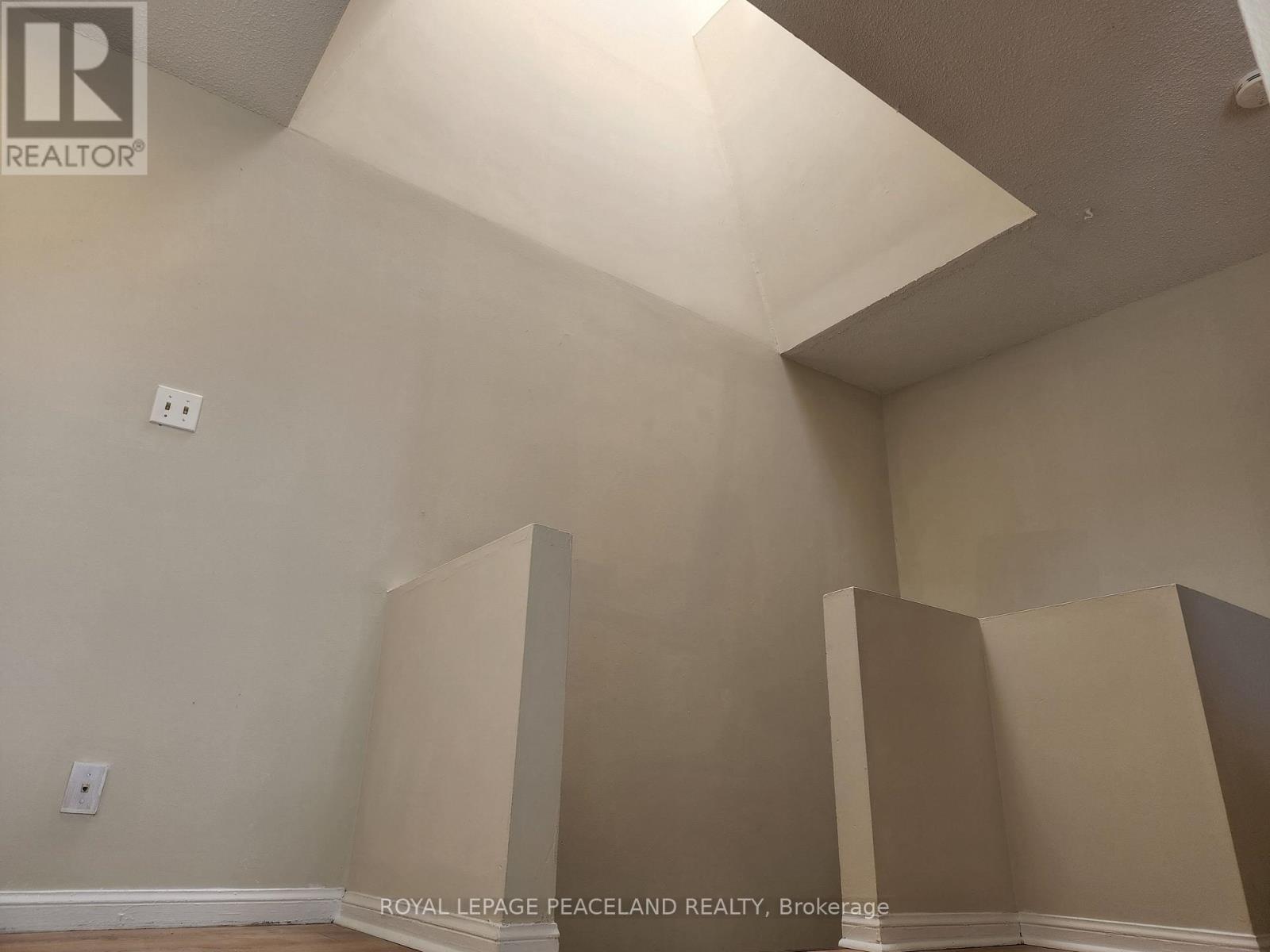 5 - 556 Spadina Crescent, Toronto, Ontario  M5S 2J9 - Photo 14 - C12866466