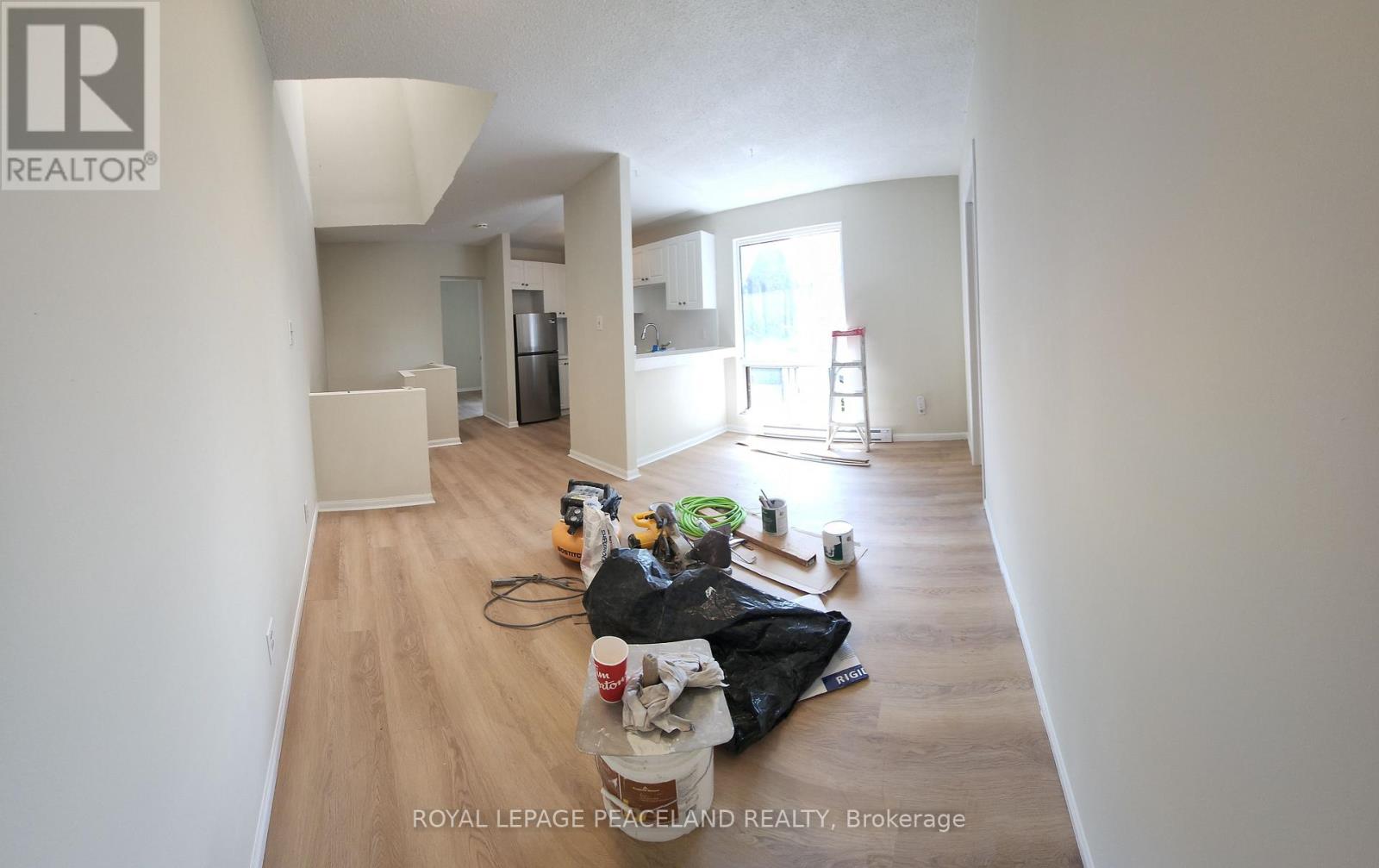 5 - 556 Spadina Crescent, Toronto, Ontario  M5S 2J9 - Photo 2 - C12866466