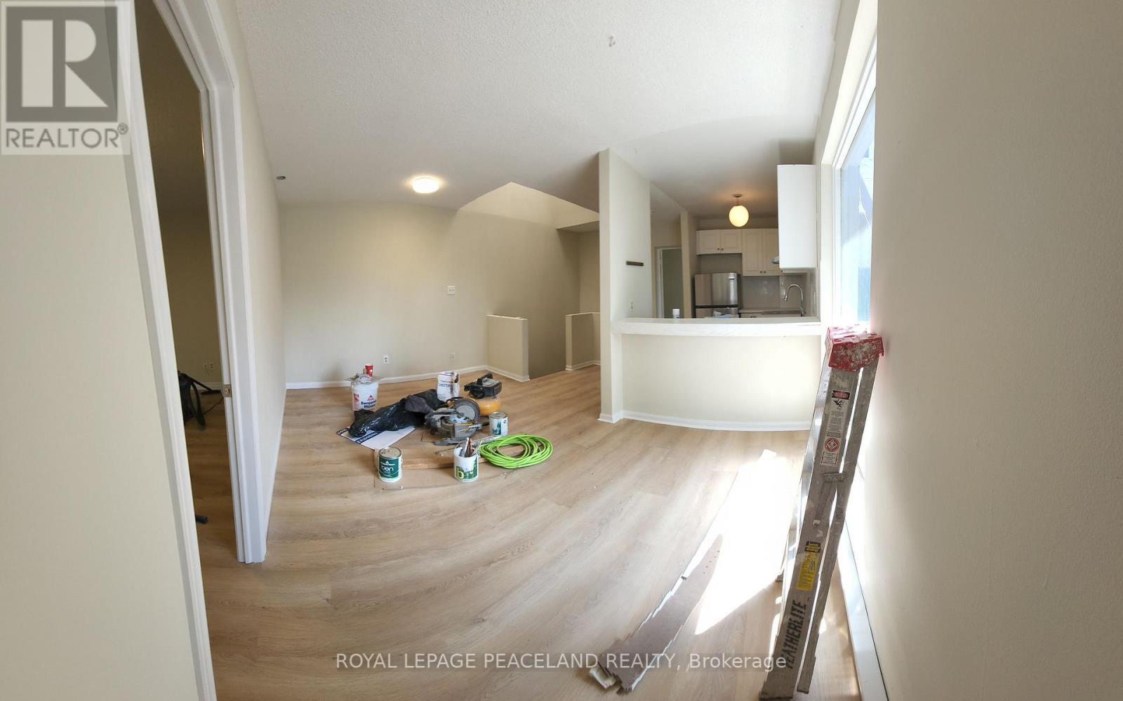 5 - 556 Spadina Crescent, Toronto, Ontario  M5S 2J9 - Photo 3 - C12866466