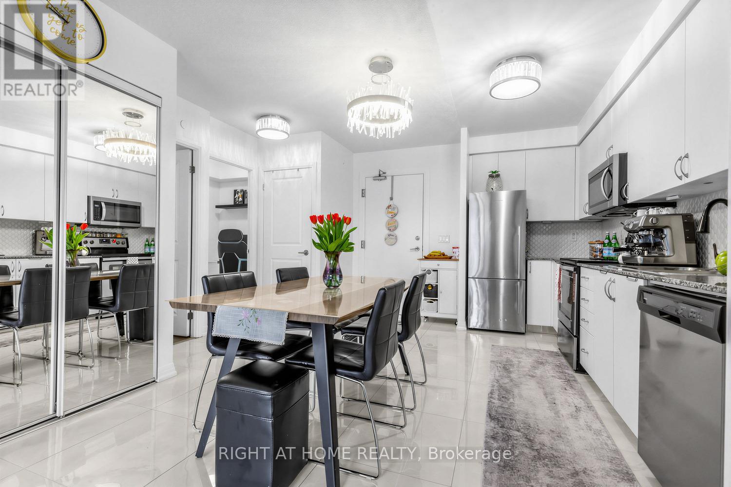 209 - 741 Sheppard Avenue W, Toronto, Ontario  M3H 0C9 - Photo 4 - C12866552