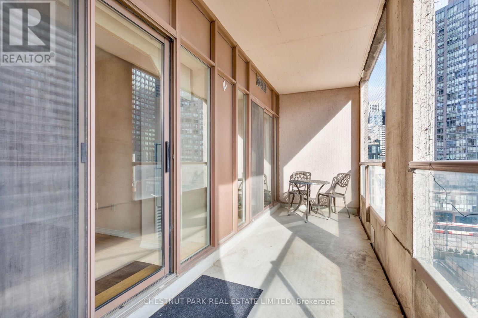 710 - 909 Bay Street, Toronto, Ontario  M5S 3G2 - Photo 23 - C12866554