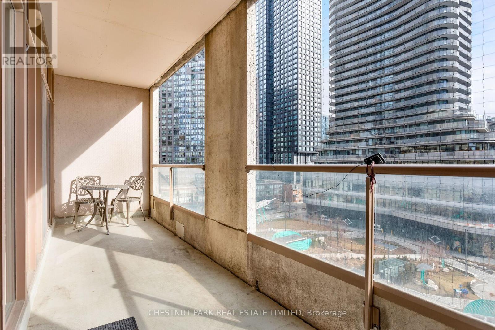 710 - 909 Bay Street, Toronto, Ontario  M5S 3G2 - Photo 25 - C12866554