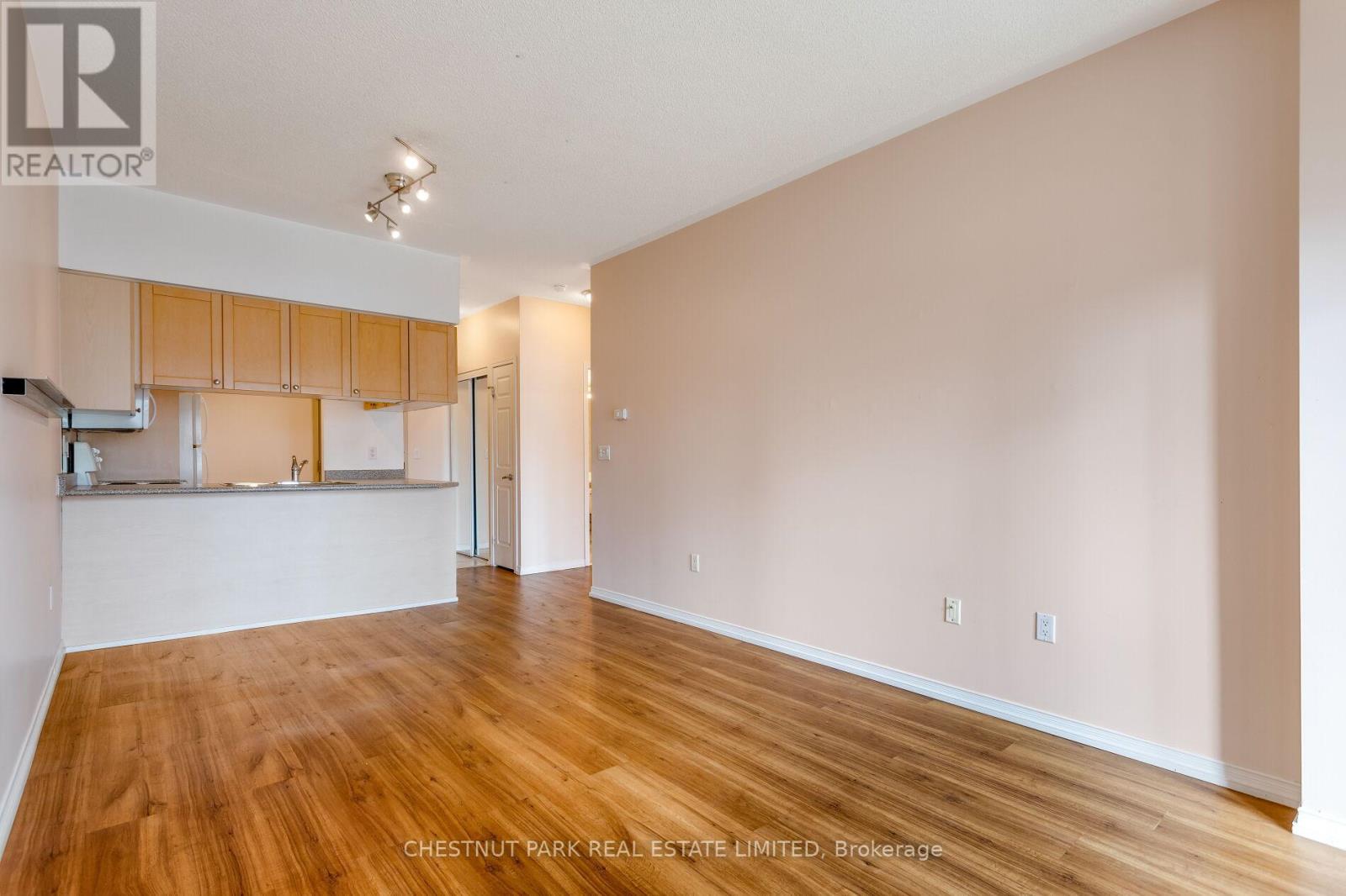 710 - 909 Bay Street, Toronto, Ontario  M5S 3G2 - Photo 10 - C12866558