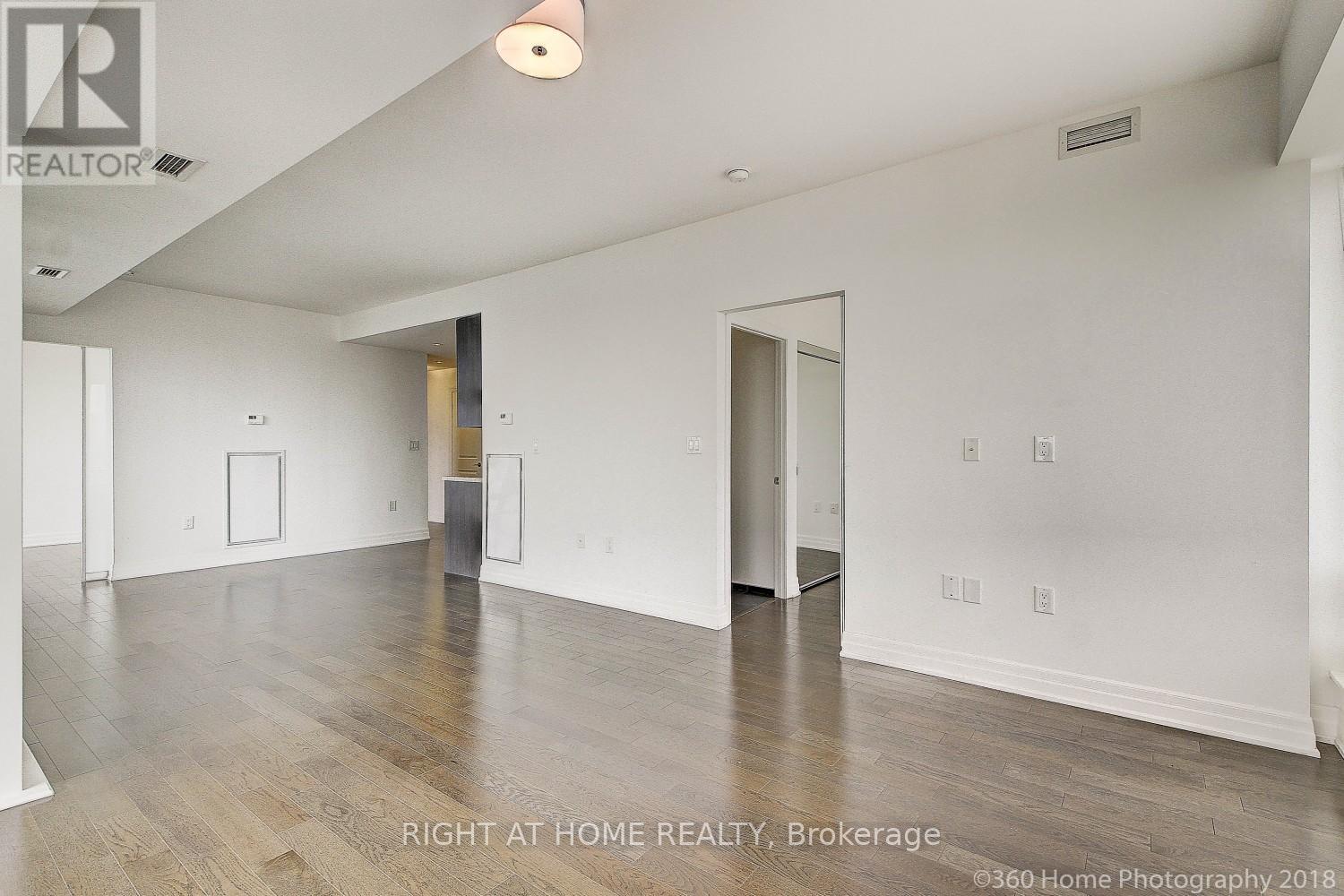 4507 - 8 The Esplanade Avenue, Toronto, Ontario  M5E 0A6 - Photo 13 - C12866564