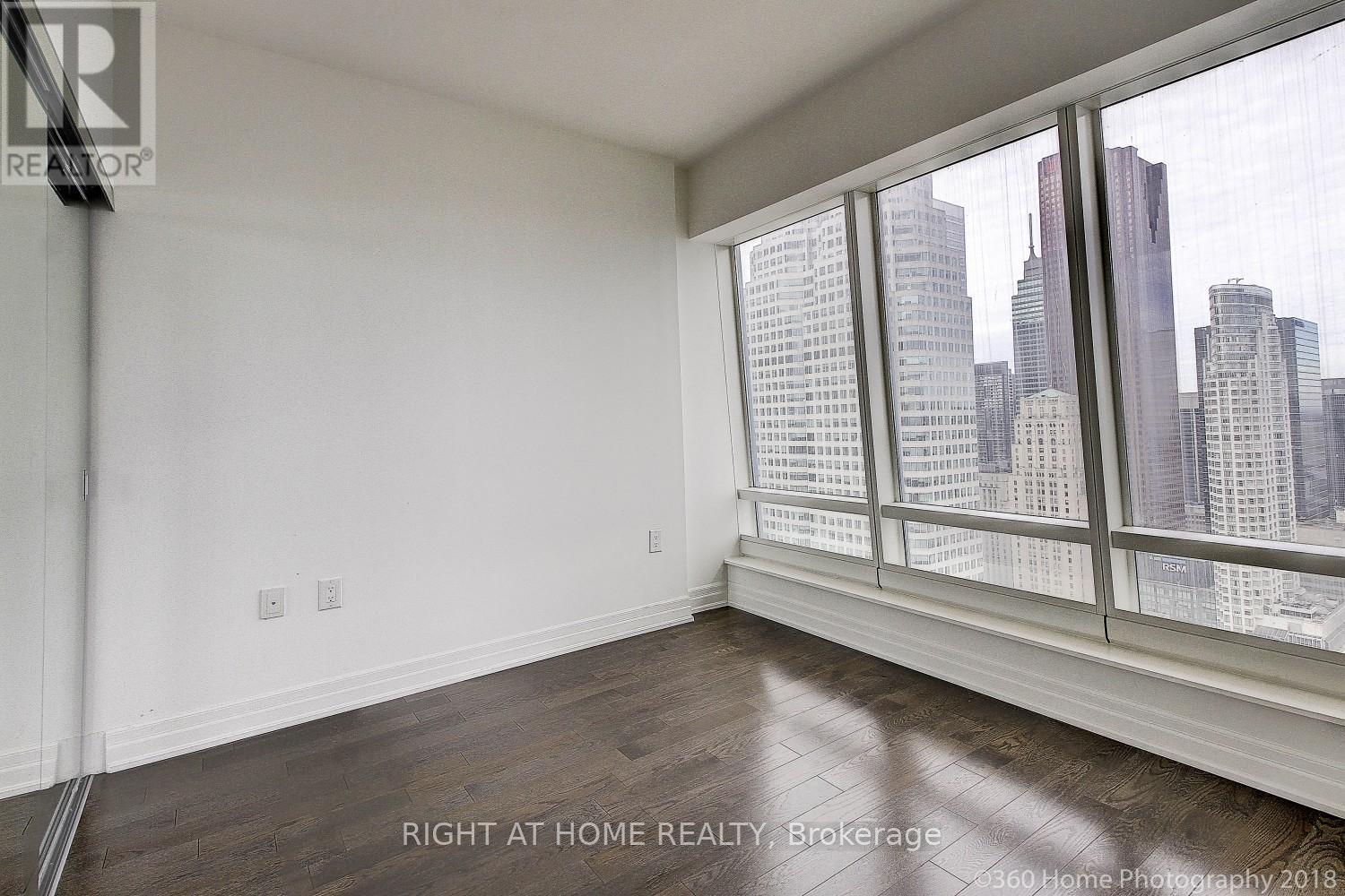 4507 - 8 The Esplanade Avenue, Toronto, Ontario  M5E 0A6 - Photo 15 - C12866564