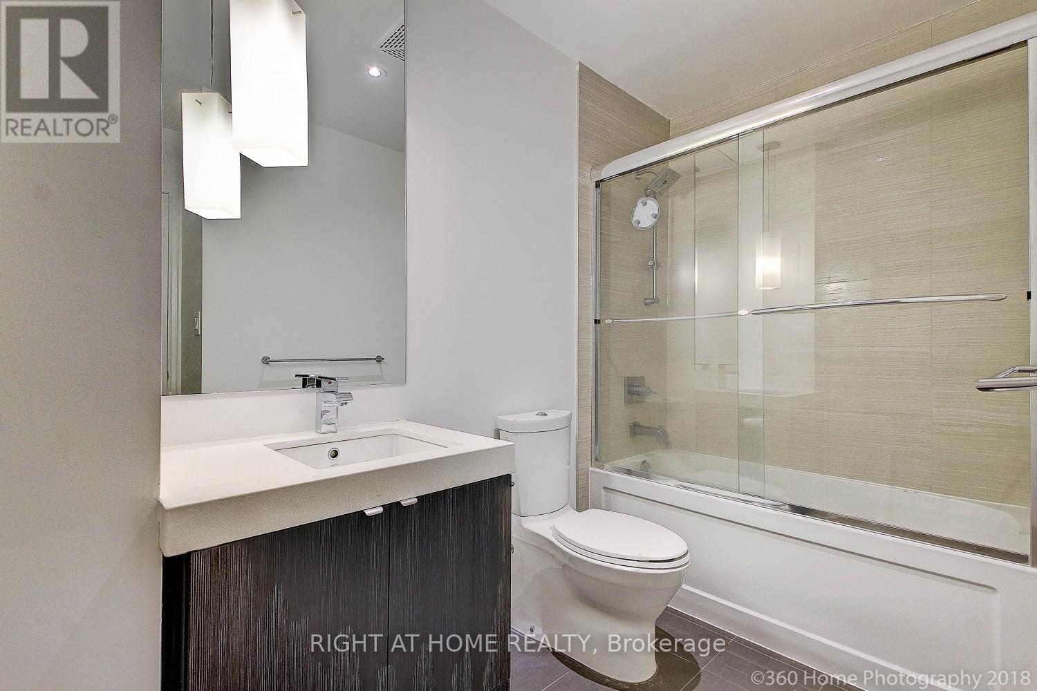 4507 - 8 The Esplanade Avenue, Toronto, Ontario  M5E 0A6 - Photo 16 - C12866564