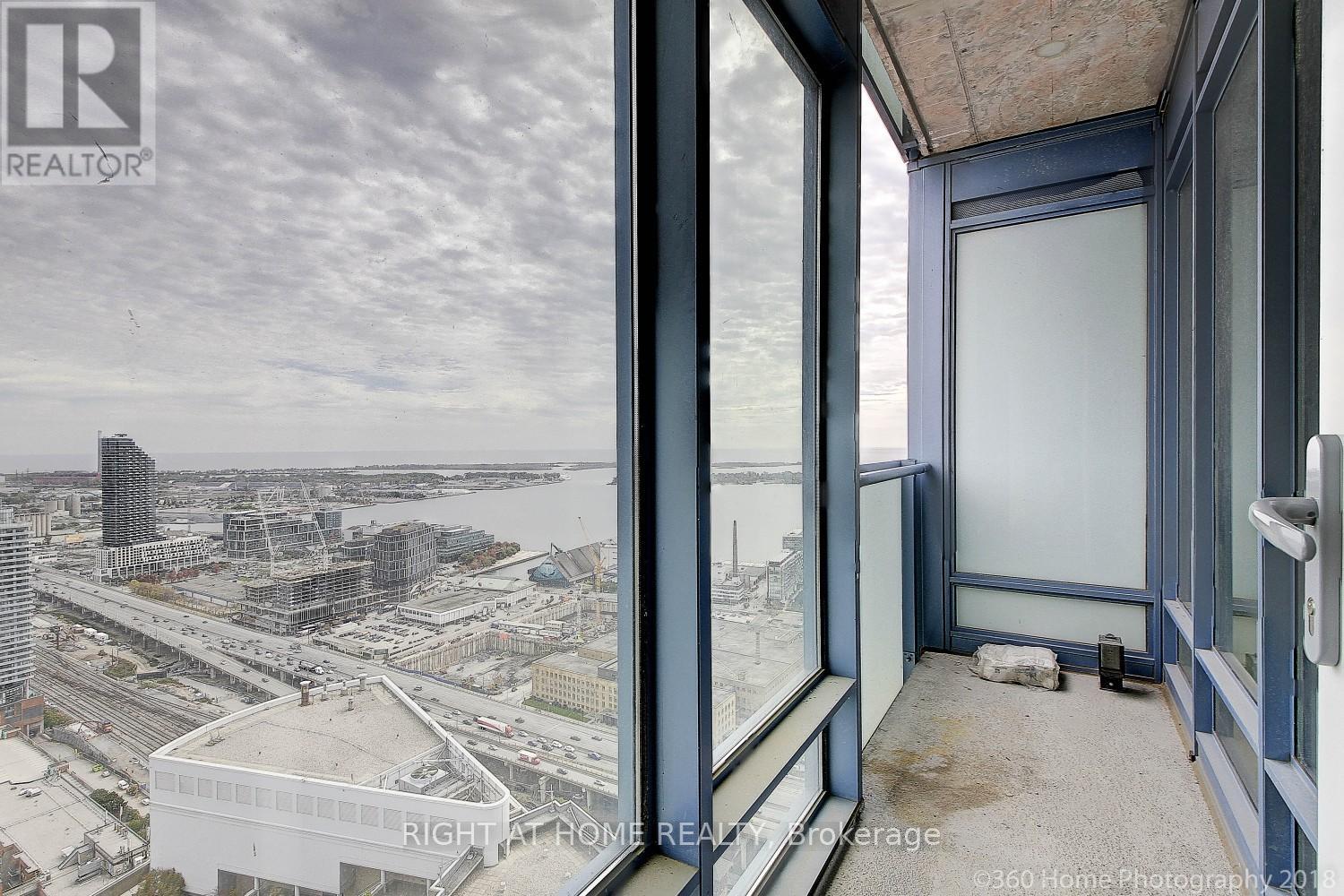 4507 - 8 The Esplanade Avenue, Toronto, Ontario  M5E 0A6 - Photo 17 - C12866564