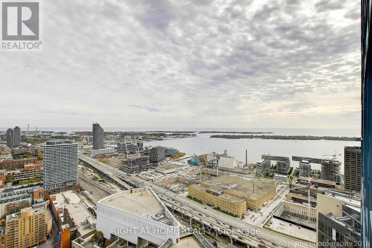 4507 - 8 The Esplanade Avenue, Toronto, Ontario  M5E 0A6 - Photo 21 - C12866564