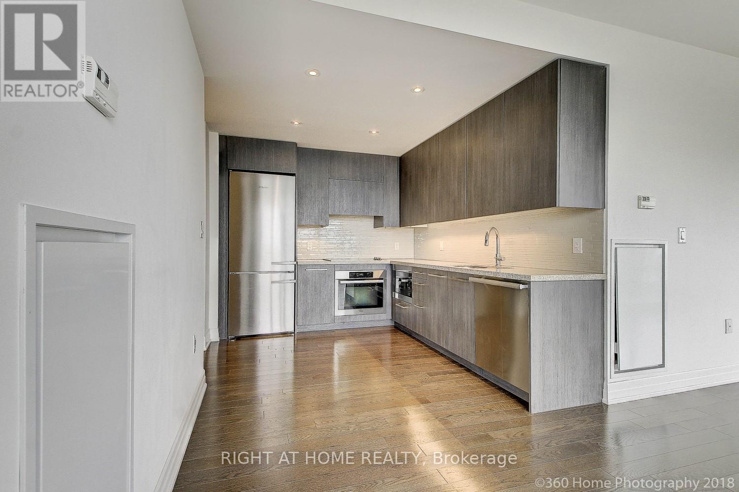 4507 - 8 The Esplanade Avenue, Toronto, Ontario  M5E 0A6 - Photo 6 - C12866564