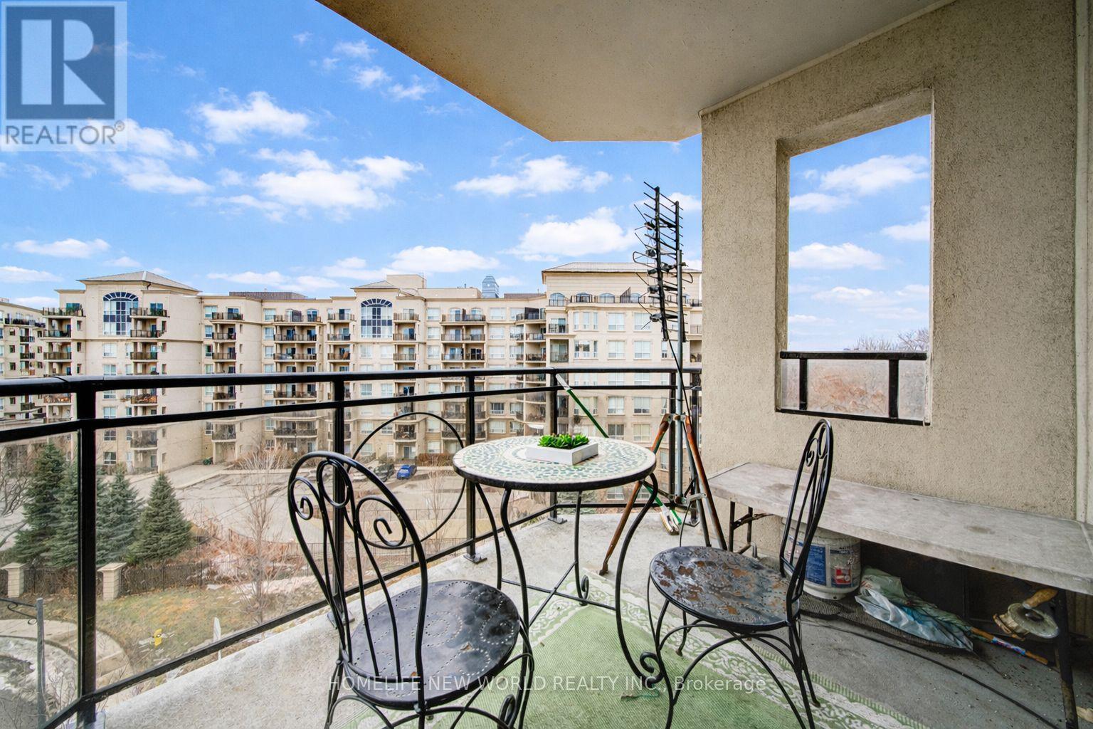 609 - 1 Maison Parc Court, Vaughan (Lakeview Estates), Ontario  L4J 9K1 - Photo 5 - N12866380