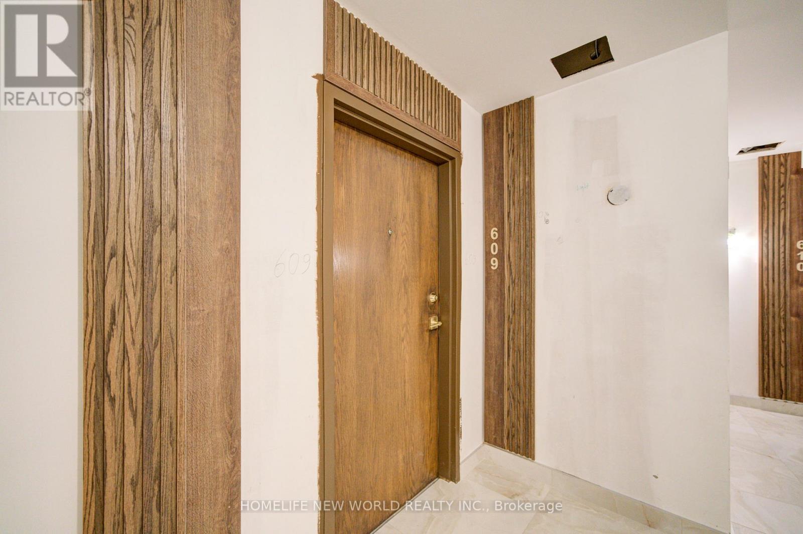 609 - 1 Maison Parc Court, Vaughan (Lakeview Estates), Ontario  L4J 9K1 - Photo 9 - N12866380