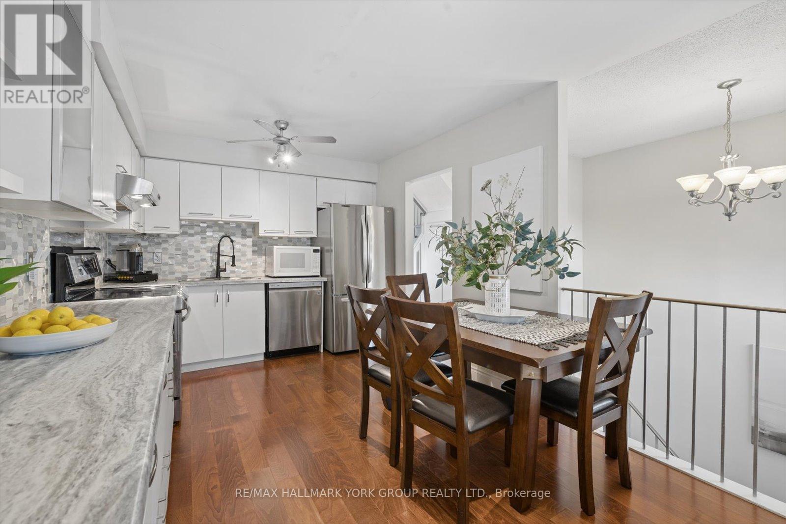 21 - 21 Harmony Circle, Bradford West Gwillimbury (Bradford), Ontario  L3Z 2T7 - Photo 11 - N12866474