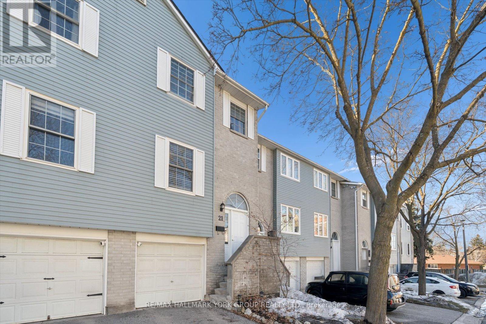 21 - 21 Harmony Circle, Bradford West Gwillimbury (Bradford), Ontario  L3Z 2T7 - Photo 3 - N12866474