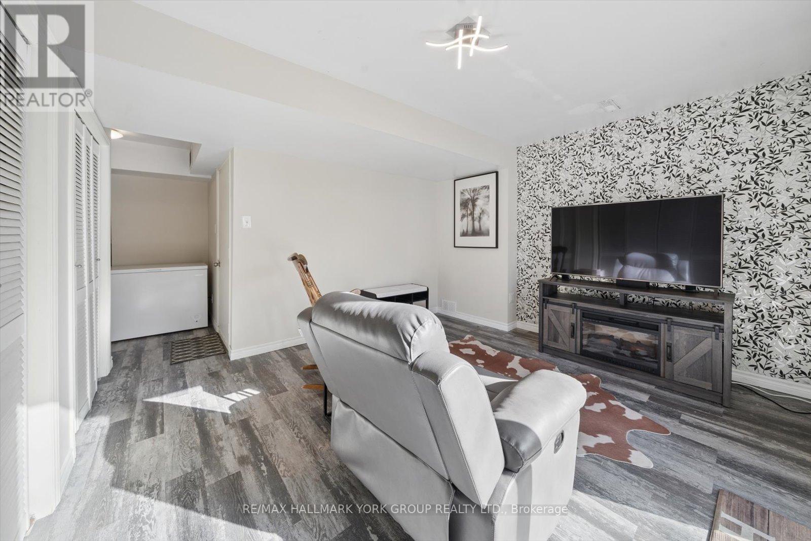 21 - 21 Harmony Circle, Bradford West Gwillimbury (Bradford), Ontario  L3Z 2T7 - Photo 35 - N12866474