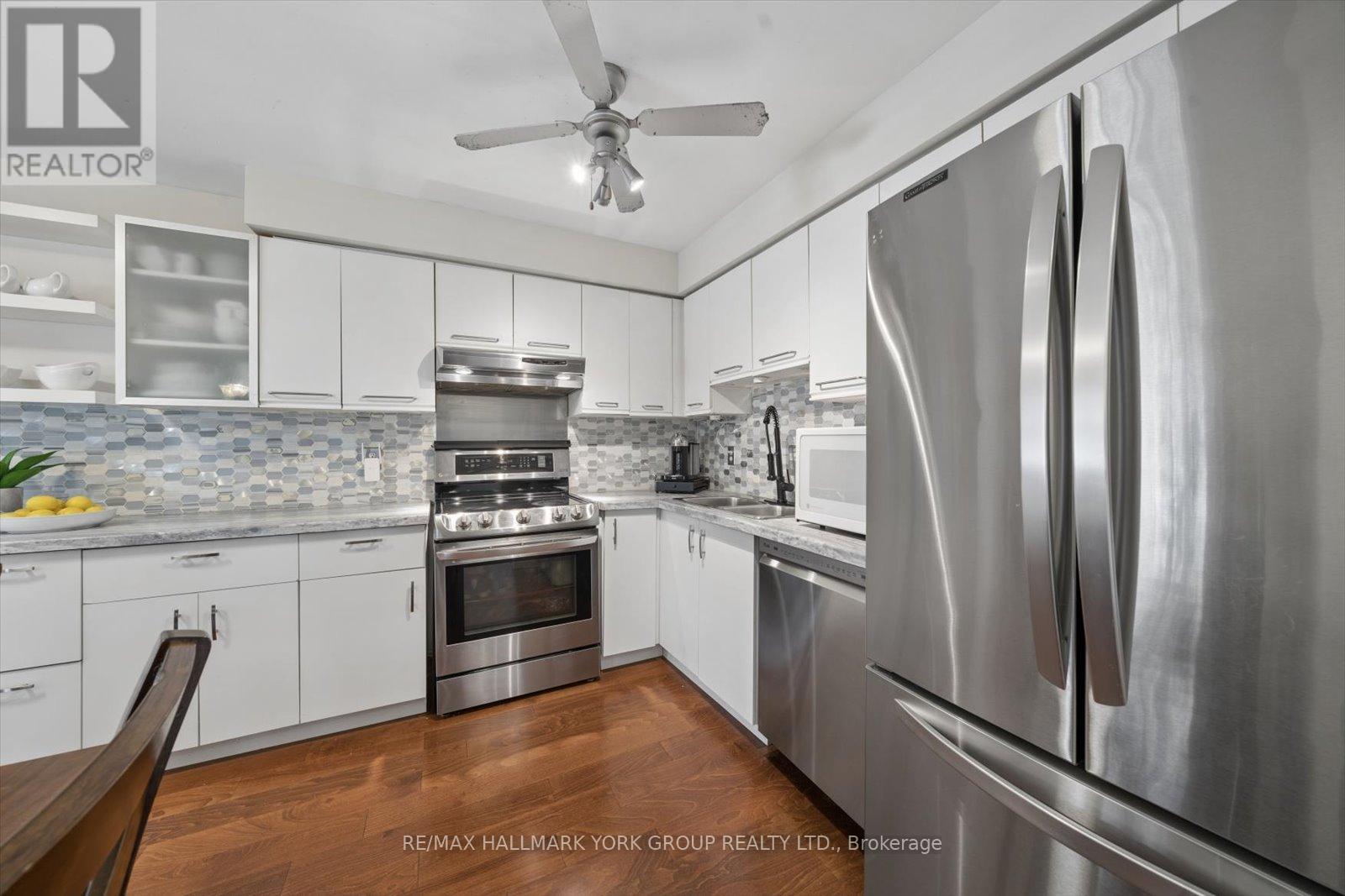 21 - 21 Harmony Circle, Bradford West Gwillimbury (Bradford), Ontario  L3Z 2T7 - Photo 9 - N12866474